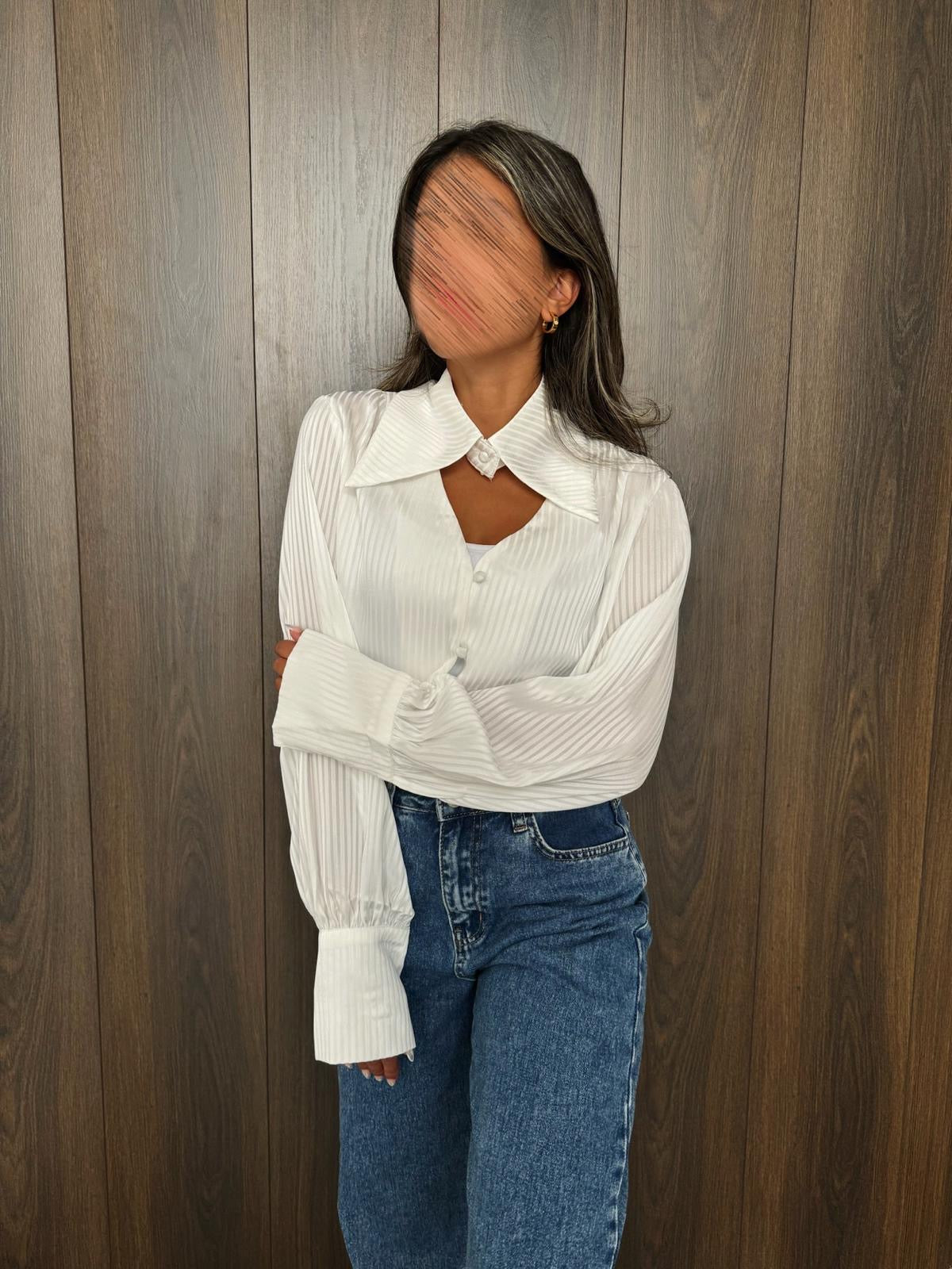 collar/white shirt